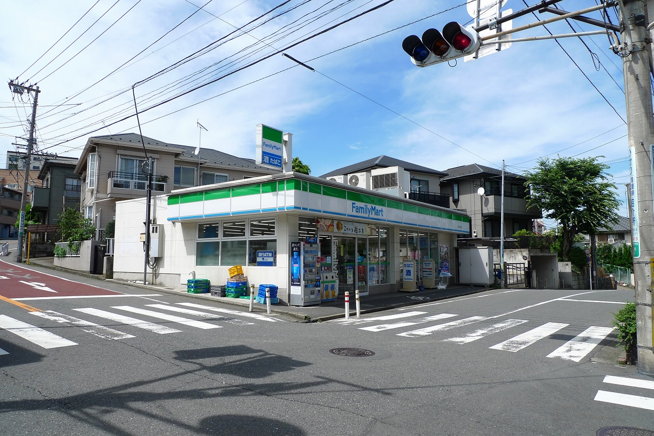 ハウスアーデル佃野 ﾌｧﾐﾘｰﾏｰﾄ 鶴見みかど店